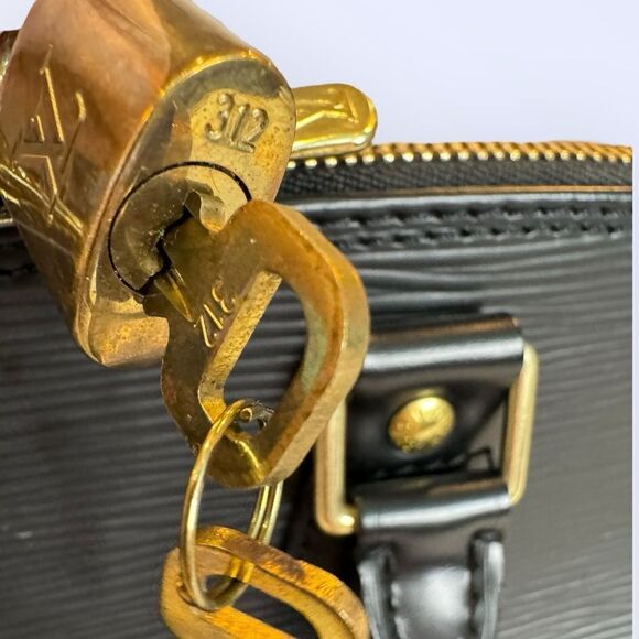 Louis Vuitton Epi Alma - Picture 5 of 13